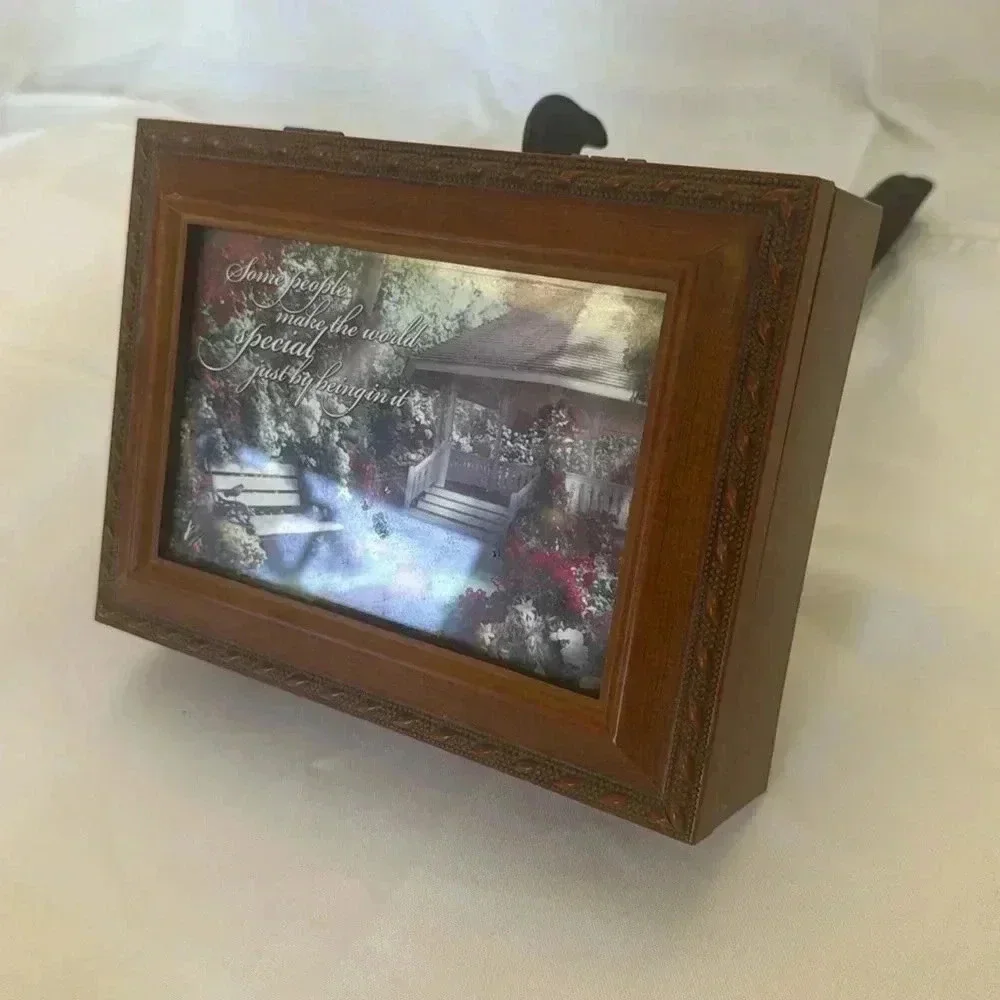 Fashion Woodgrain Special World Traditional Music Box Jewelry Box